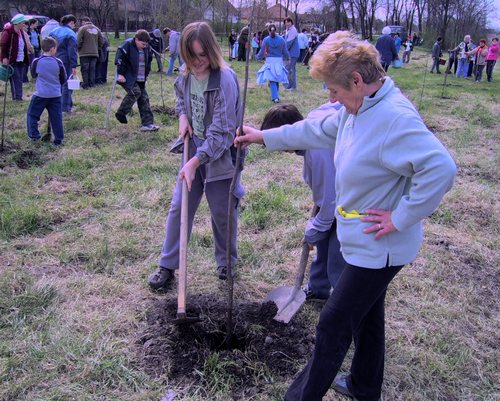 Egy lakos, egy fa program – Kondoros – Diákönkormányzat – 2008. március 28.