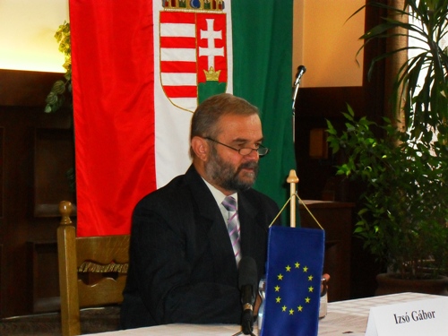 A sikeres pályázat támogatási szerződését 2009. augusztus 6-án írta alá Izsó Gábor Békés Város polgármestere a közreműködő feladatokat ellátó szervezettel, a VÁTI Nonprofit Kft. képviselőjével 