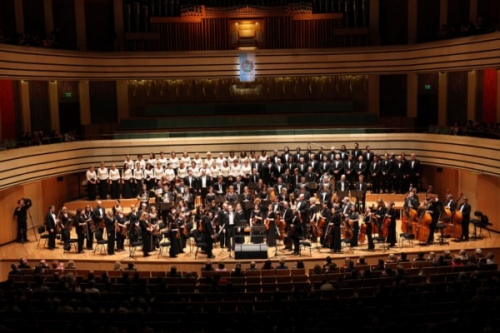Az este a Békés Megyei Szimfonikus Zenekar 50 éves jubileumi koncertjével zárult