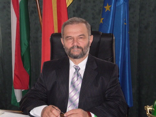 Izsó Gábor, Békés város polgármestere a Városházi Krónika idei utolsó számában juttatta el köszöntő szavait Békés város lakosságához. 