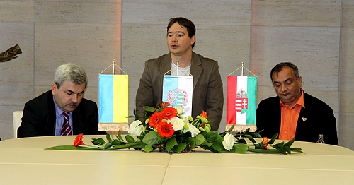 Jurij Muska, Ukrajna magyarországi nagykövete; Kónya István, a Béksé Megyei Közgyűlés alelnöke; Takács Ferenc, Tótkomlós alpolgármestere