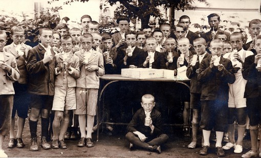 Tejakció Gyulán a Polgári Fiúiskolában 1937-ben  