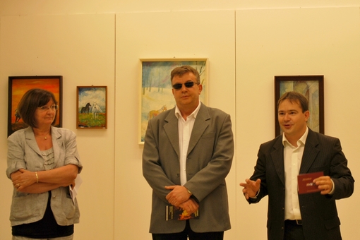 A megjelenteket Kónya István, Békés Megye Képviselő-testületének alelnöke, valamint Ando György megyei múzeumigazgató-helyettes köszöntötte, a tárlatot Mészáros Zsuzsa, a Munkácsy Emlékház művészeti vezetője nyitotta meg 
