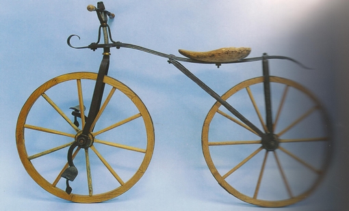 Fakerekű kerékpár a Munkácsy Múzeum helytörténeti gyűjteményében