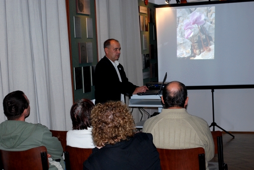 Deli Tamás Kutatóutak a Balkánon című előadása a Pro Natura kiállítóteremben 