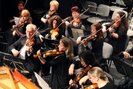 A Békés Megyei Szimfonikus Zenekar évadnyitó jubileumi koncertje a Jókai Színházban