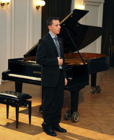 Tóth Péter zongoraestje a Vigadóban